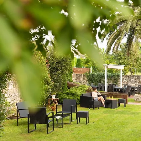 Alcamino Hotel Mompía