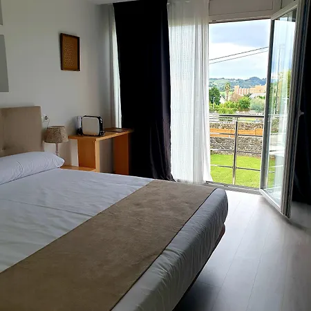 Отель Alcamino Момпия