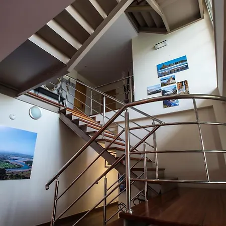 Alcamino فندق Mompía